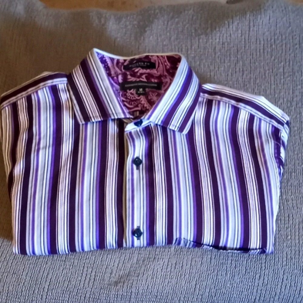 Men's Modern fit long sleeve shirt. By Express Design Studio. SIZE M